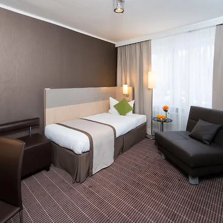 Hotell New Orly 4*